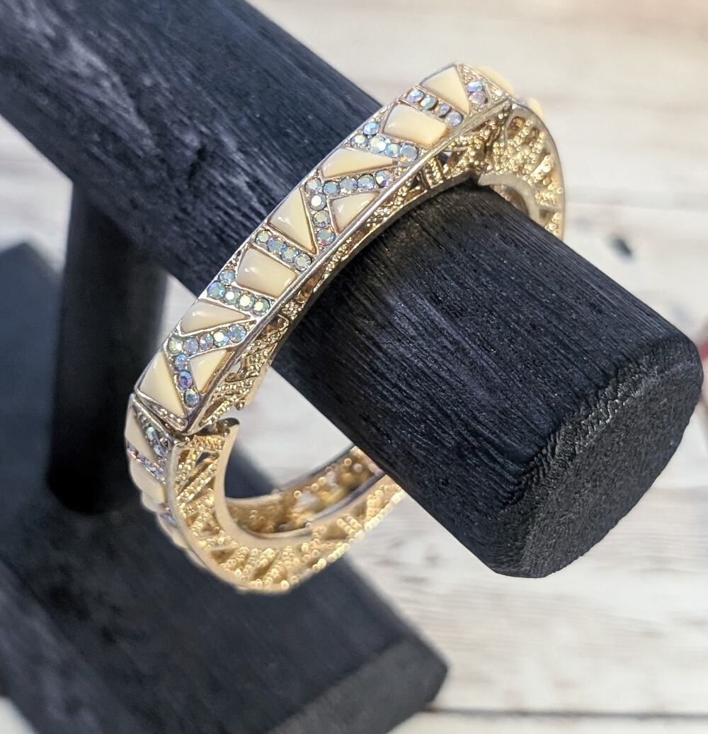 Vintage Stretch Bracelet Unusual Rounded Square Shape - Condition Issues